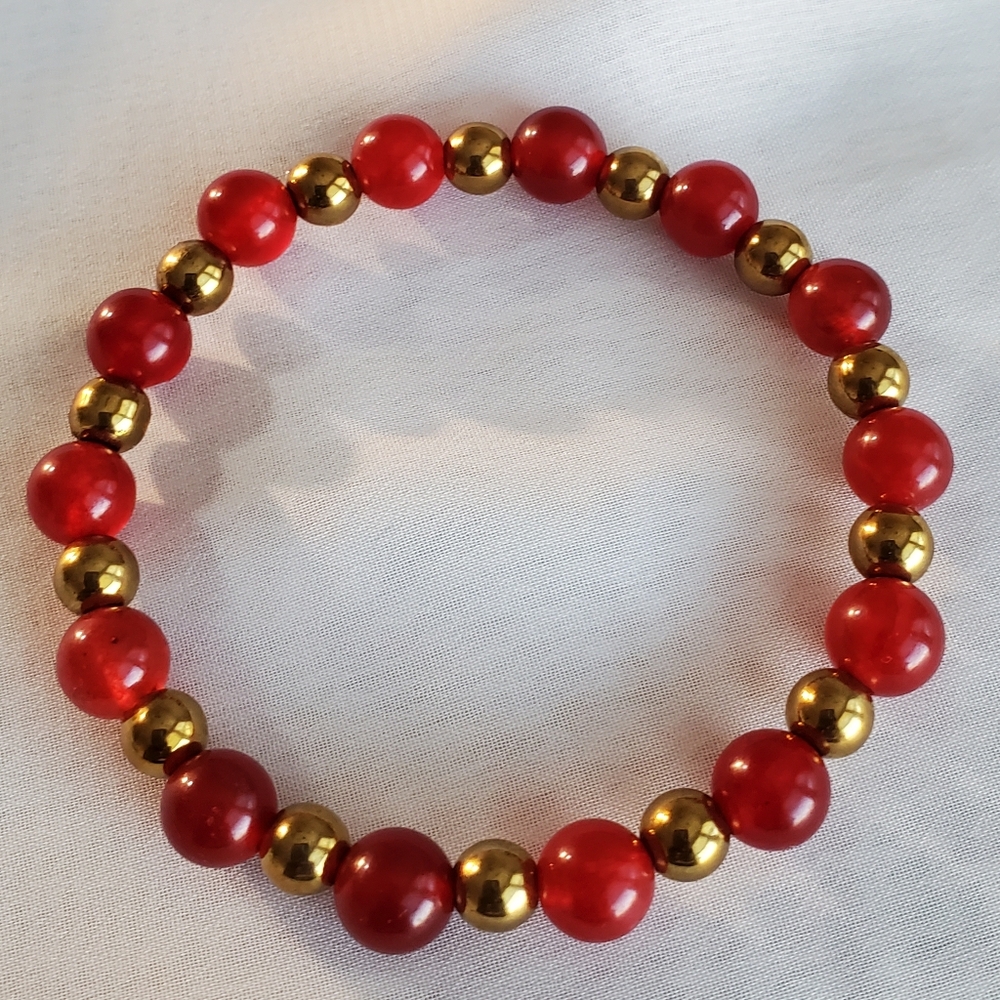 Women's Red Agate and Gold Hematite Bracelet for Enhanced Metal Function